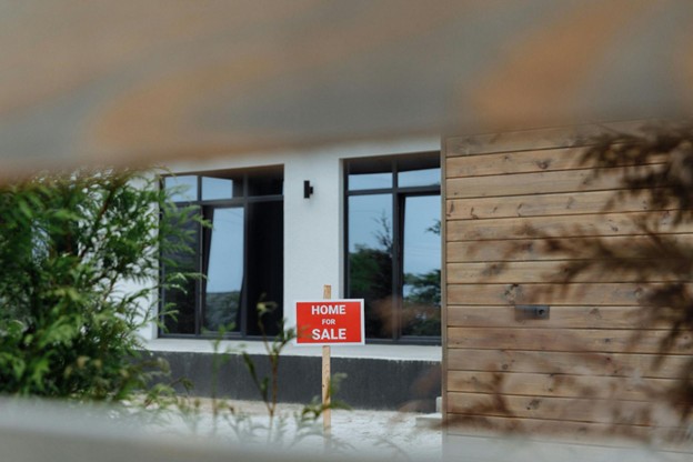 Picture of house for sale.